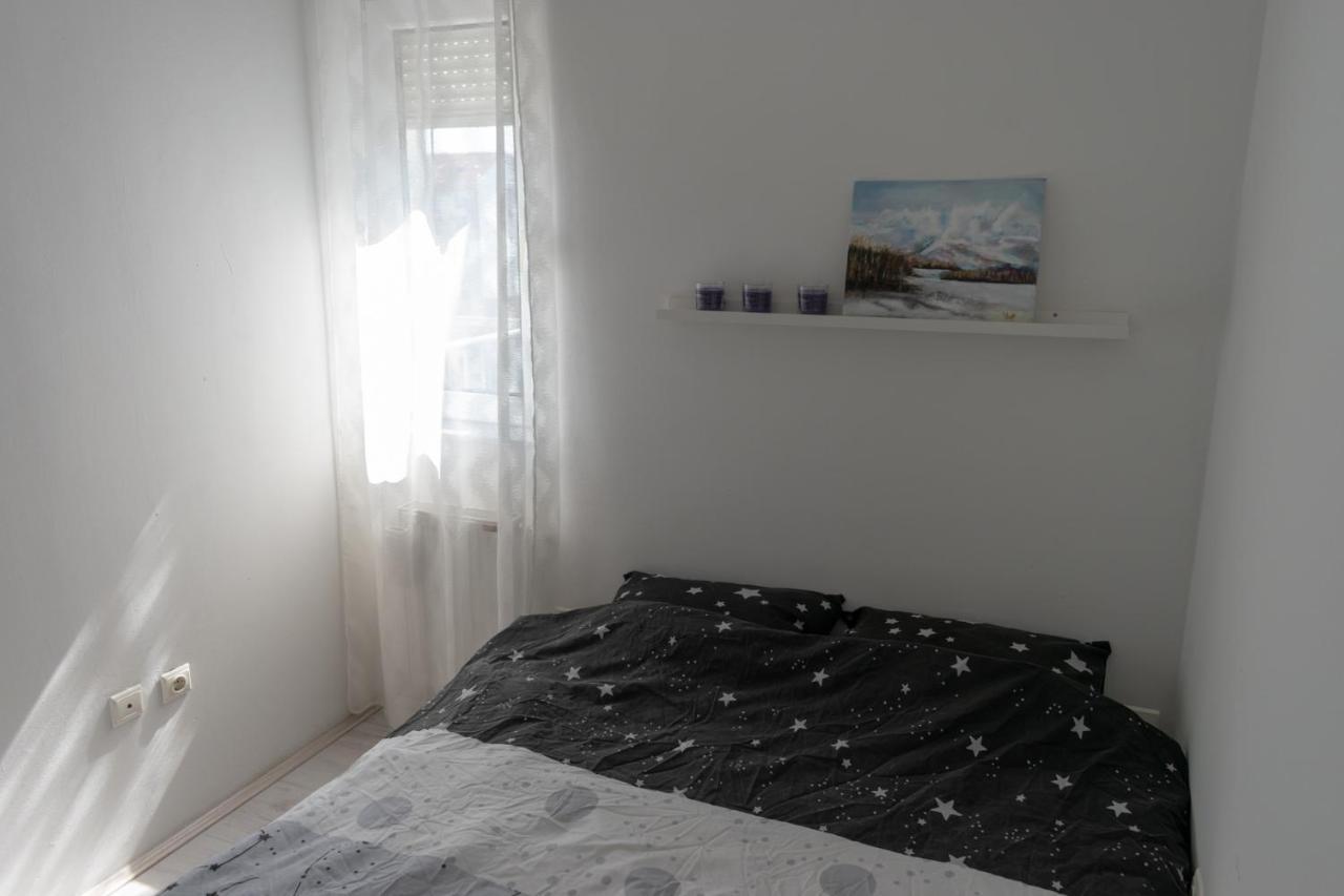 Stan Na Dan 021 Apartman Újvidék Kültér fotó