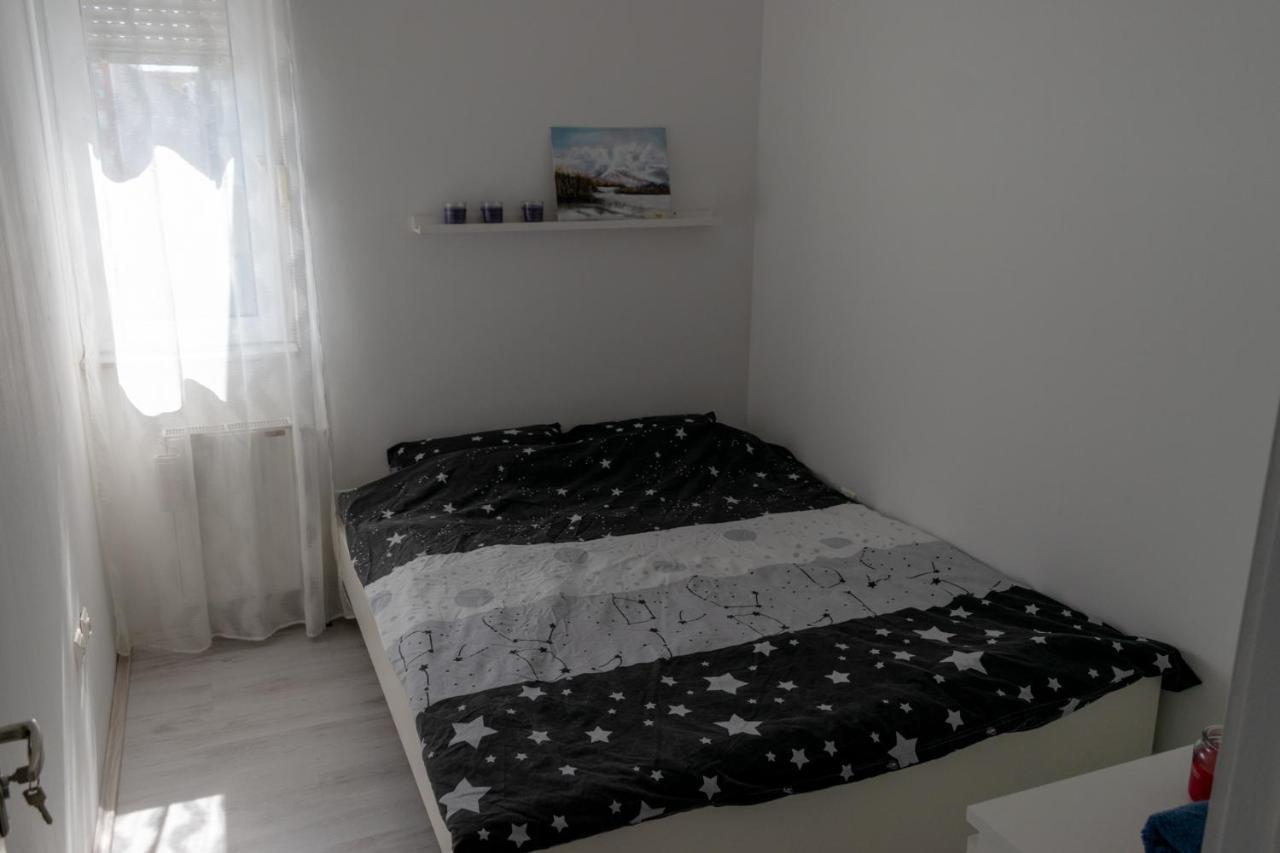 Stan Na Dan 021 Apartman Újvidék Kültér fotó
