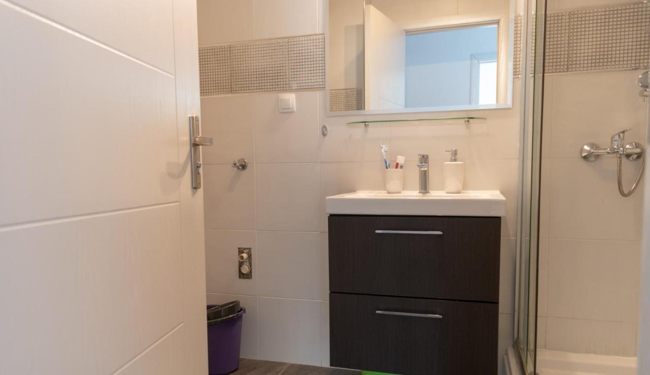 Stan Na Dan 021 Apartman Újvidék Kültér fotó