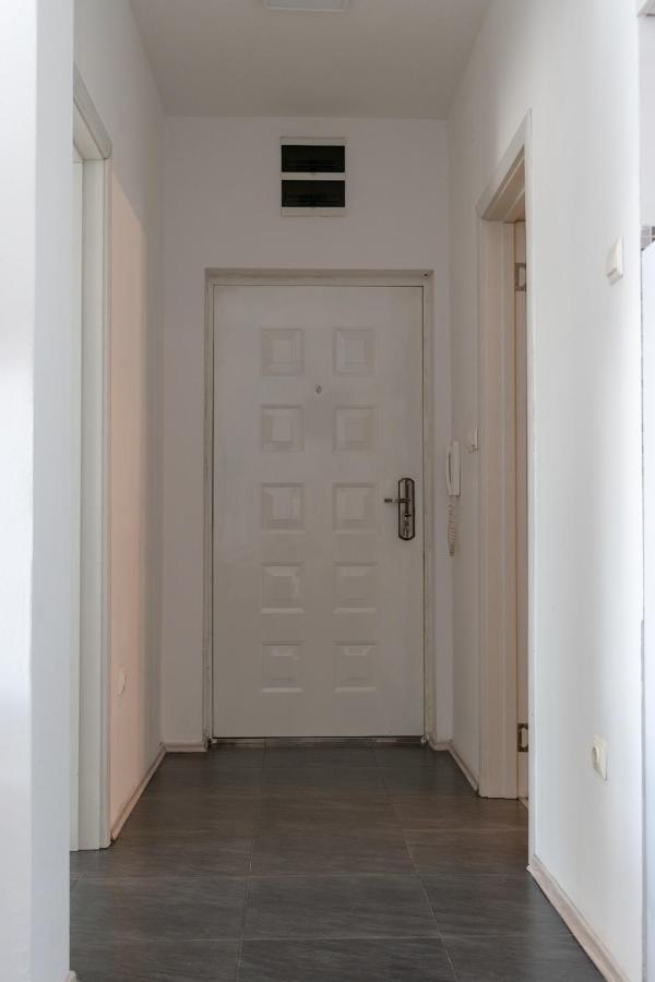 Stan Na Dan 021 Apartman Újvidék Kültér fotó