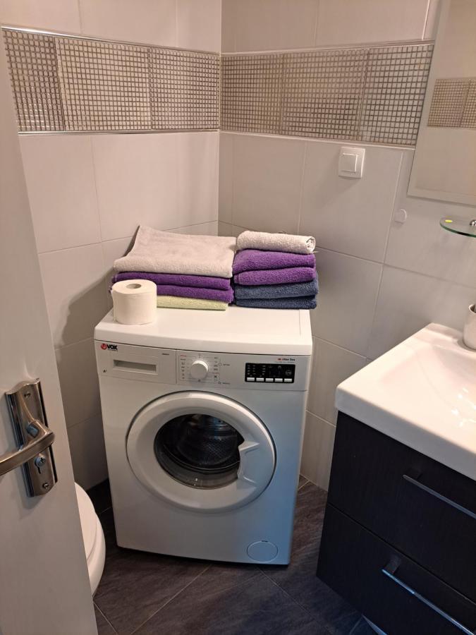 Stan Na Dan 021 Apartman Újvidék Kültér fotó