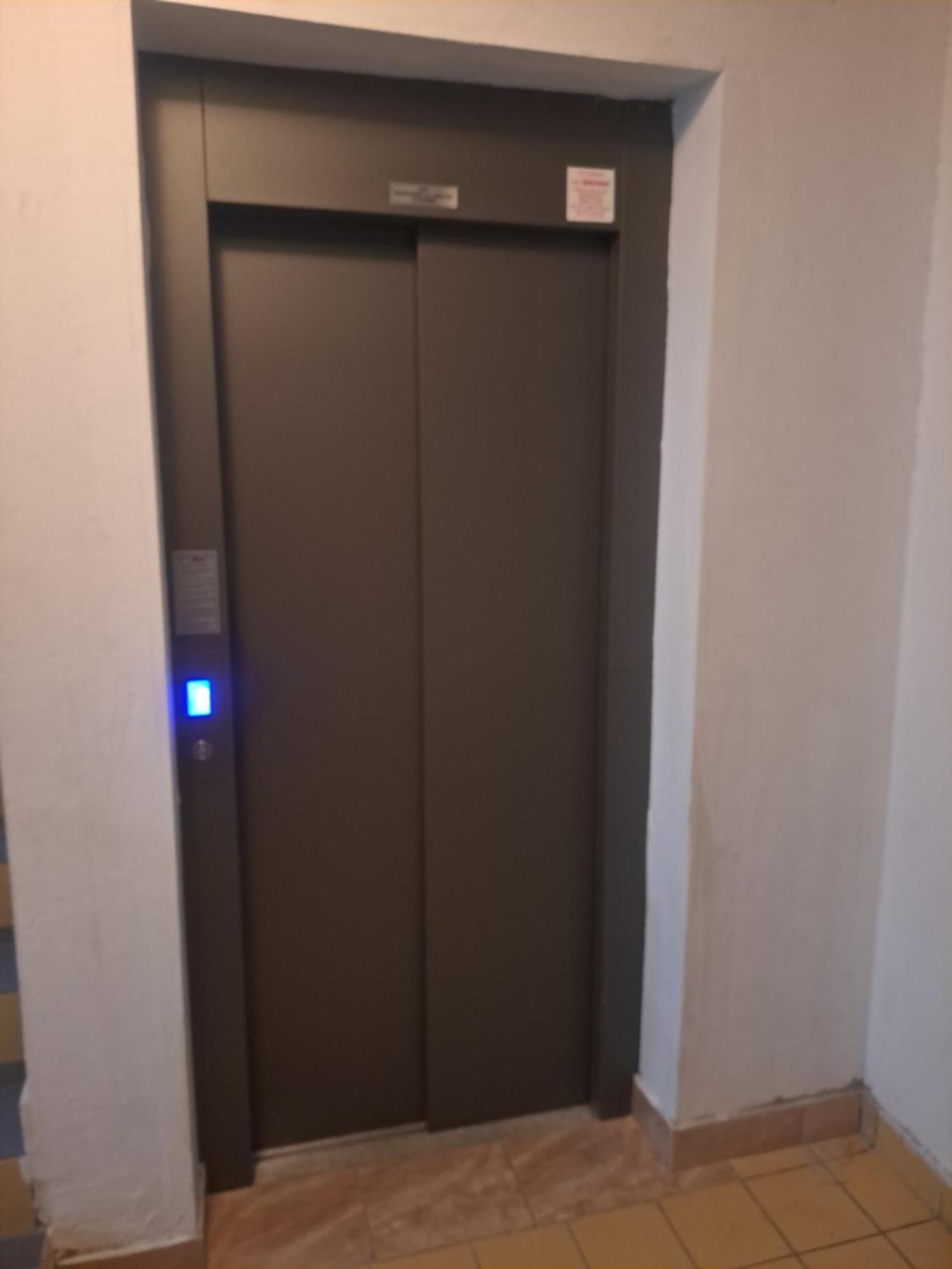 Stan Na Dan 021 Apartman Újvidék Kültér fotó
