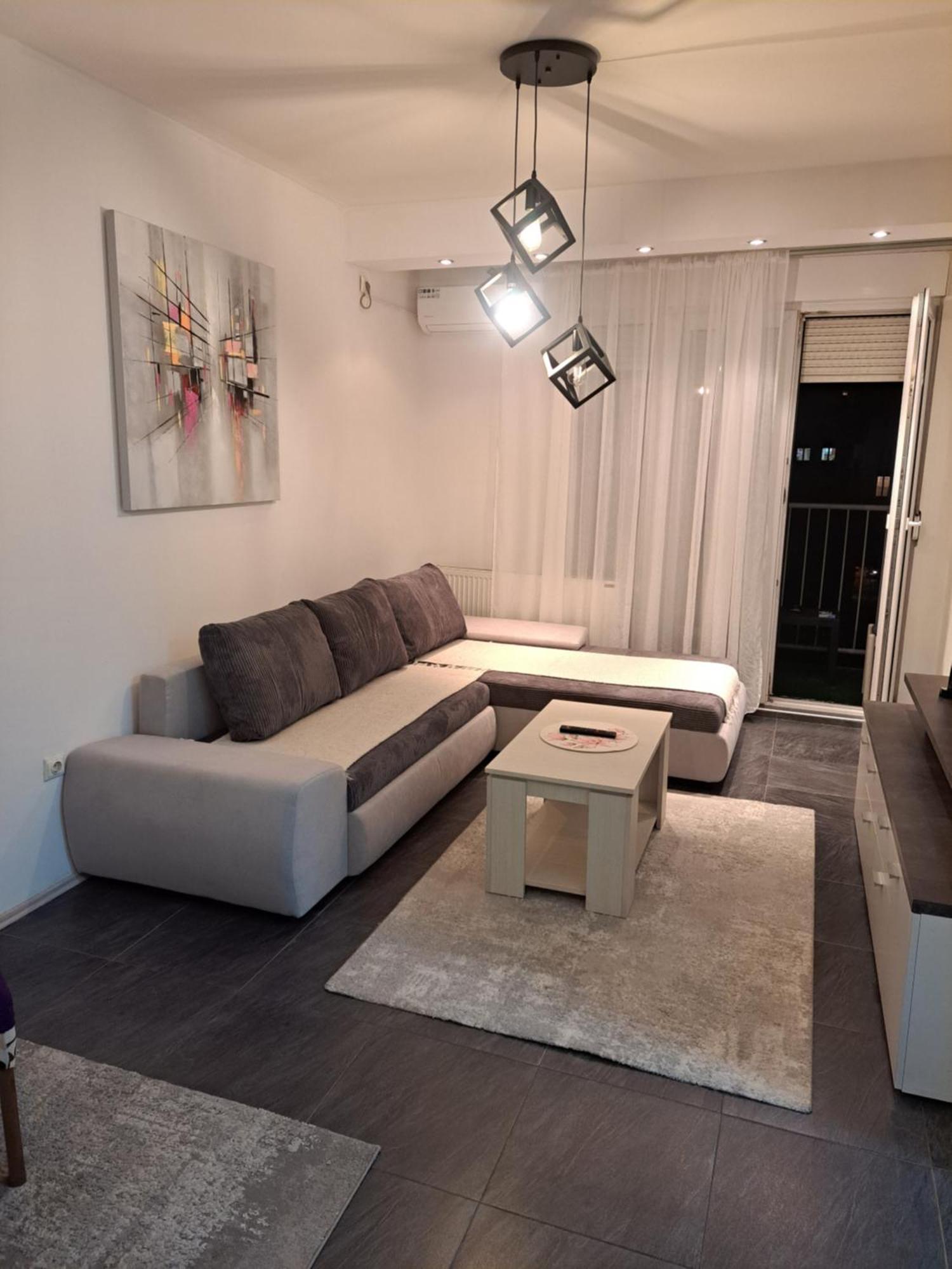 Stan Na Dan 021 Apartman Újvidék Kültér fotó